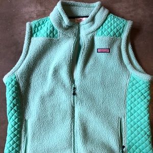 Women vineyard vine quilt vest